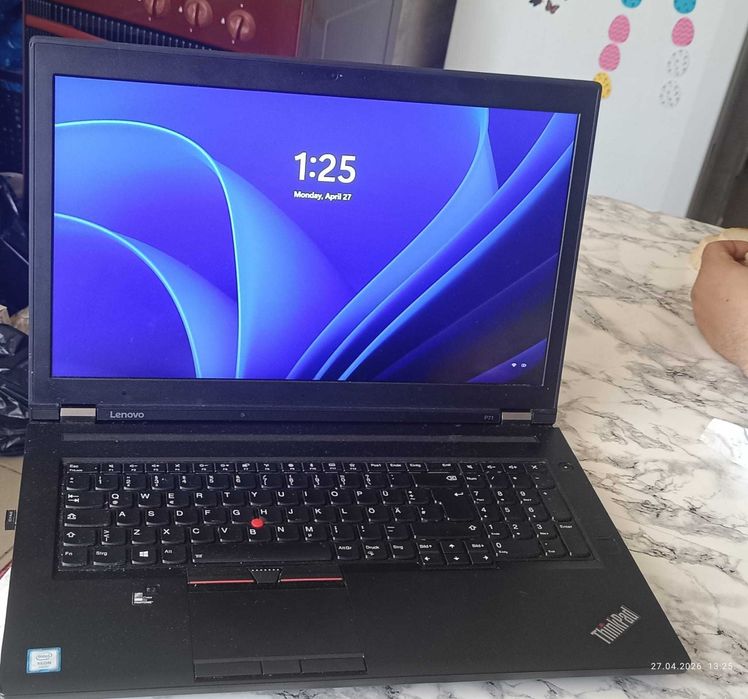 vand laptop lenovo P71