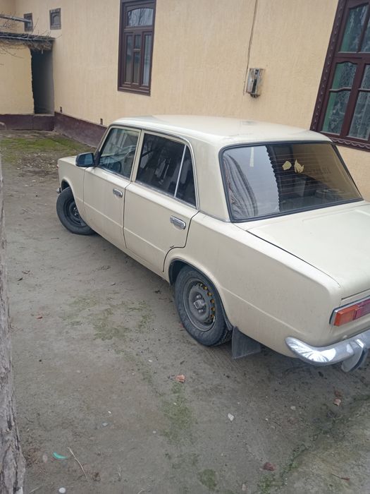 2101 sotiladi yurib turgan moshina