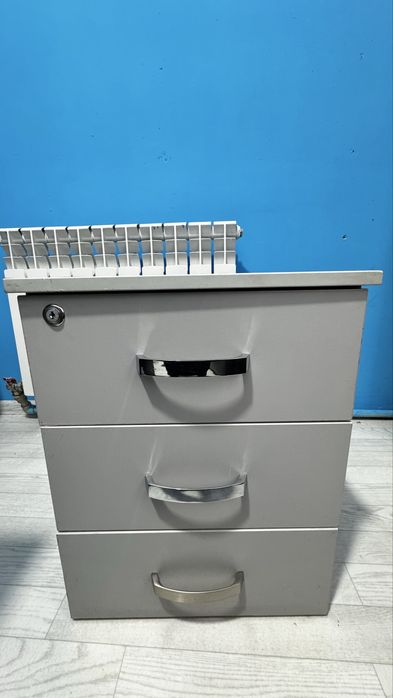 Срочно продам тумбу