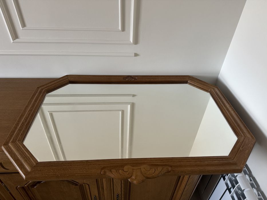 Продам шкаф с зеркалом