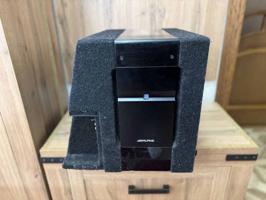 Собуфер Alpine SWE 3200 с встоенным усилителем