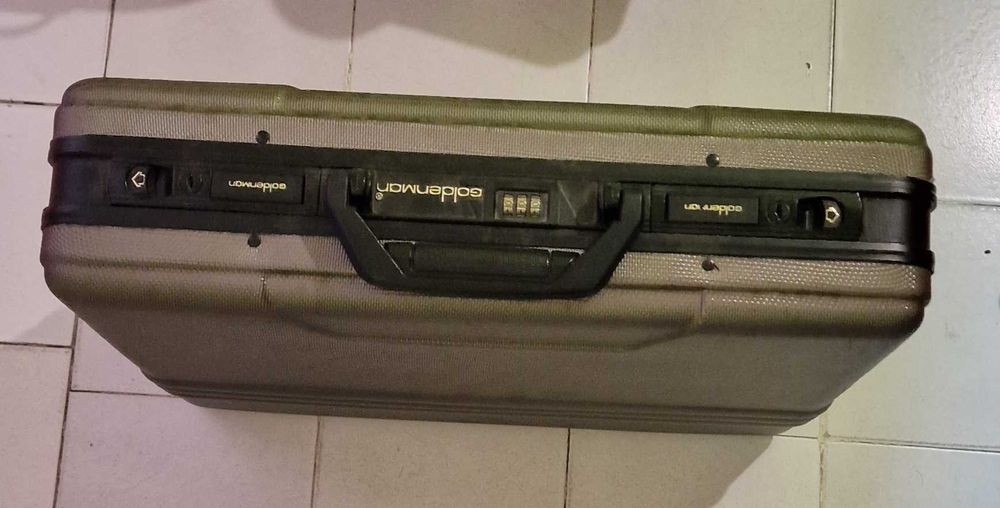 Ретро дипломатическо куфарче със опция за заключване