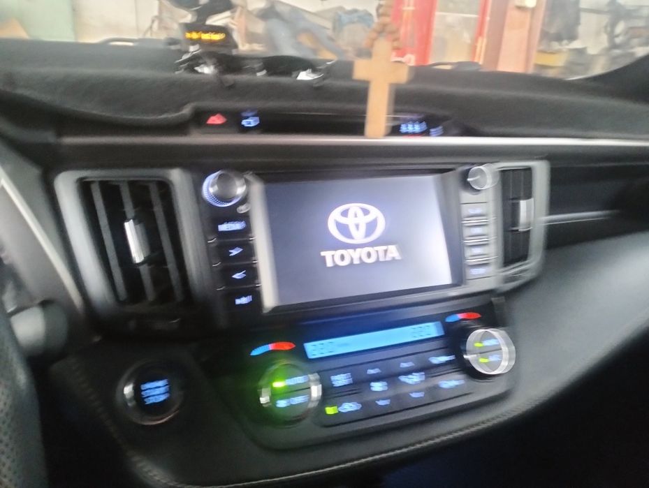 Продам Toyota Rav 4