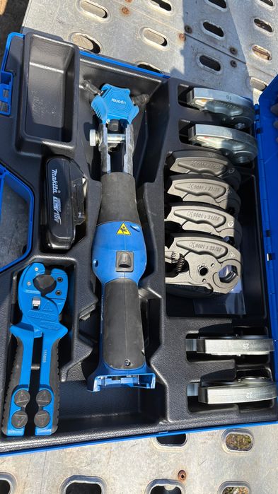 Uponor Mini 2  машина за пресоване