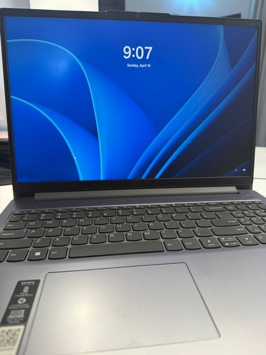 Laptop Lenovo IdeaPad Slim 3 16ABR8 cu procesor AMD Ryzen 7 7730U pana la 4.5GHz, 16" WUXGA, IPS, 16GB DDR4 RAM, 1TB SS  AMD Radeon Graphics