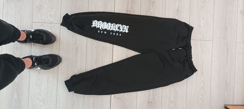 Черен анцуг L размер