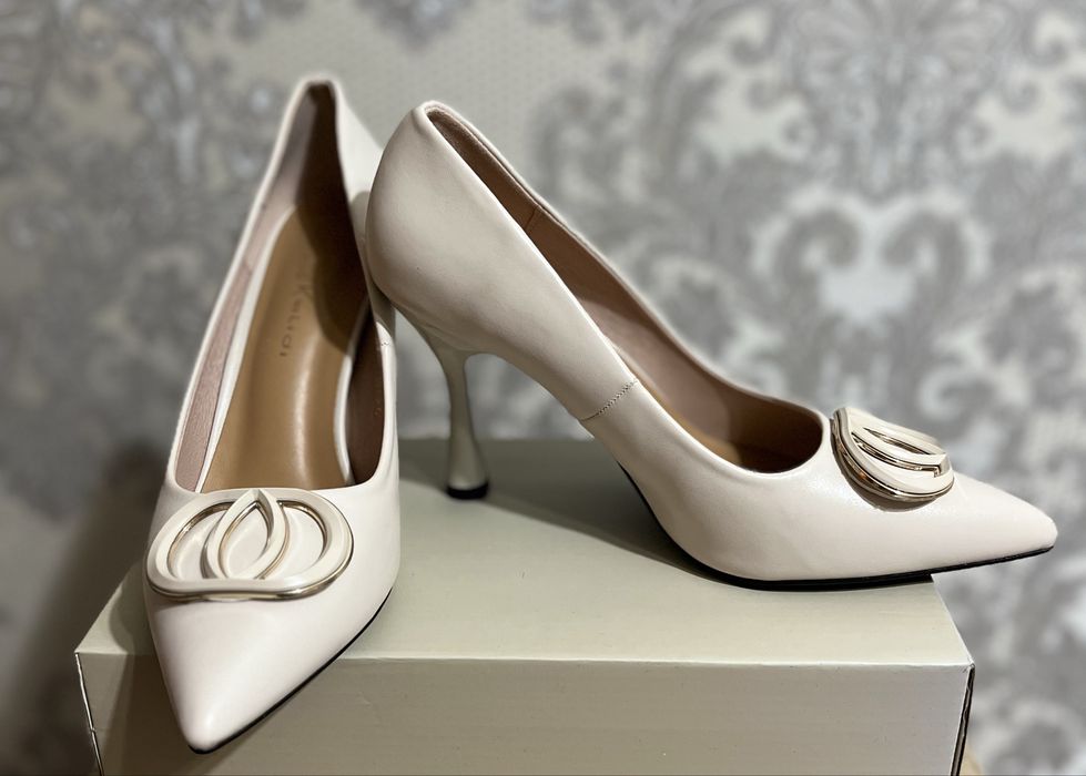 Срочно продам туфли-лодочки