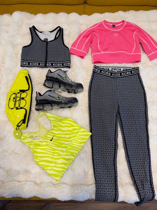 Оригинальный спортивный бра Nike Dri-Fit, зебра-принт, размер S