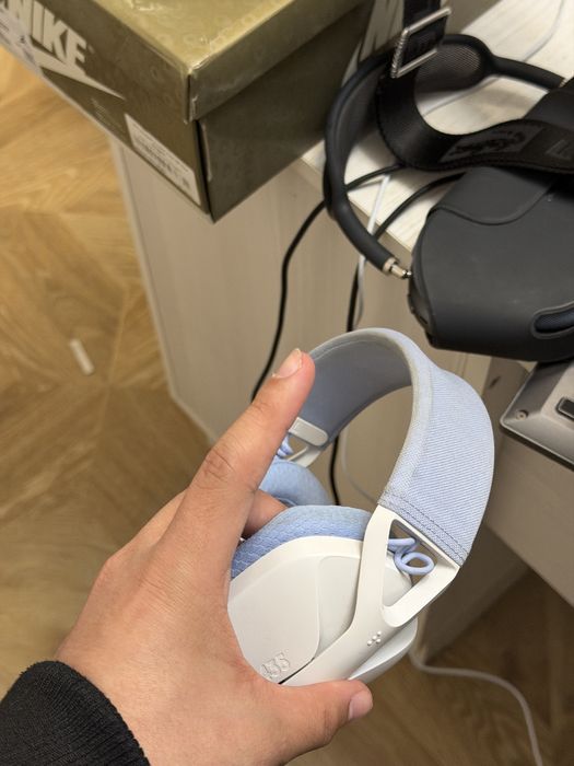 Наушники Logitech G435