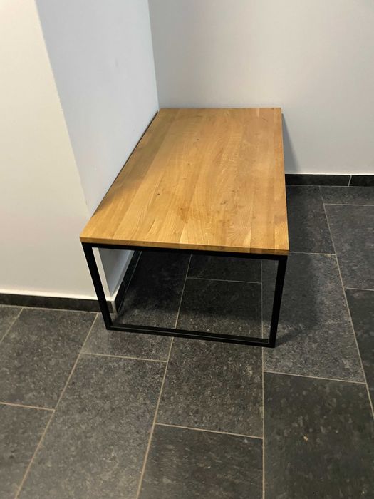 Продавам холна масичка