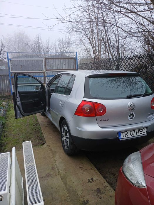 De vanzare vw golf 5 an 2004