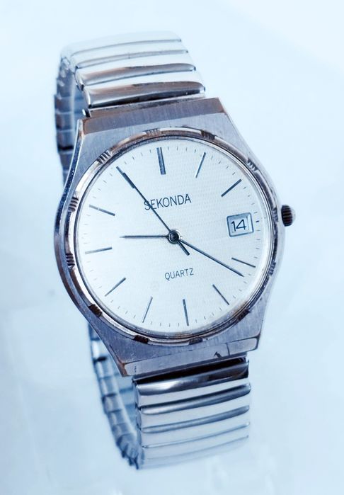 Ceas bărbătesc Sekonda cu quartz, carcasă și curea din oțel inoxidabil.