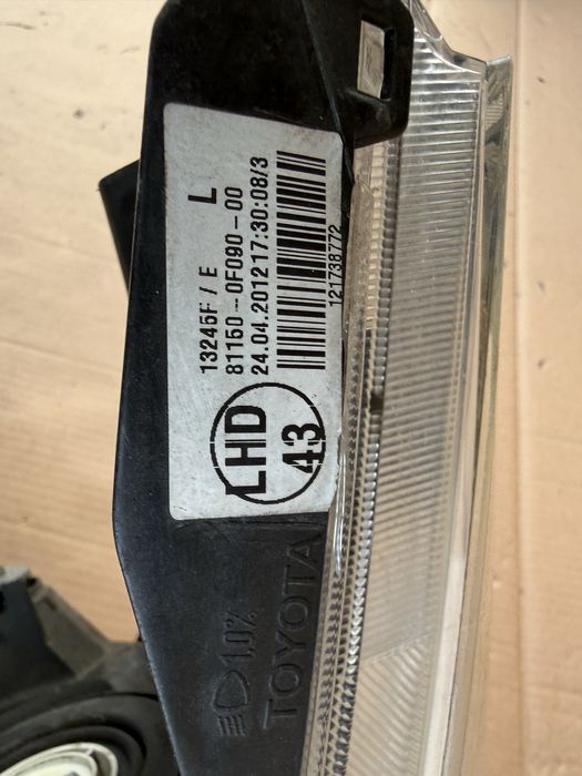 Фар Toyota Verso 2009/2013