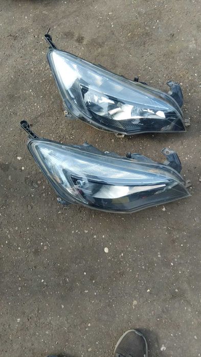 Far stanga/dreapta Opel Astra J an 2011