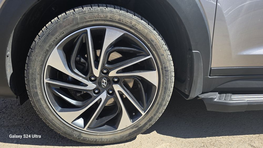 Продам шины 245/45/19