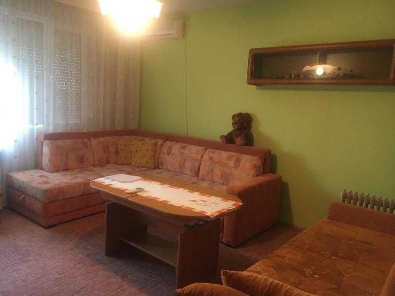 Дава се под наем Едностаен апартамент в Бургас, Славейков - 44 кв.м за 331.5 € - Снимка #1