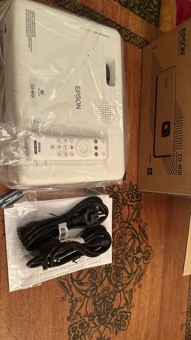 Новый проектор : CO - W01