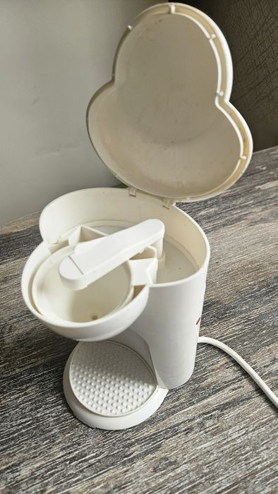 Кофеварка капельная Unit