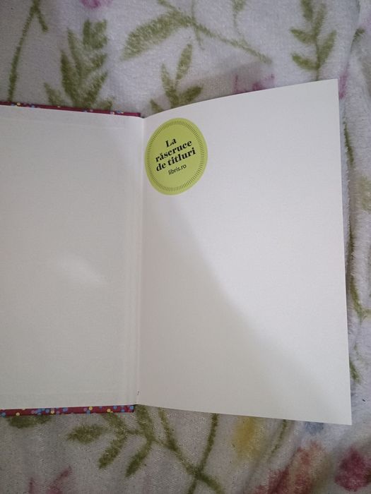 Carte Însemnările unei puștoaice vol.1