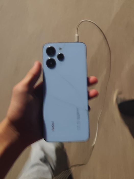 Xiaomi Redmi 12.