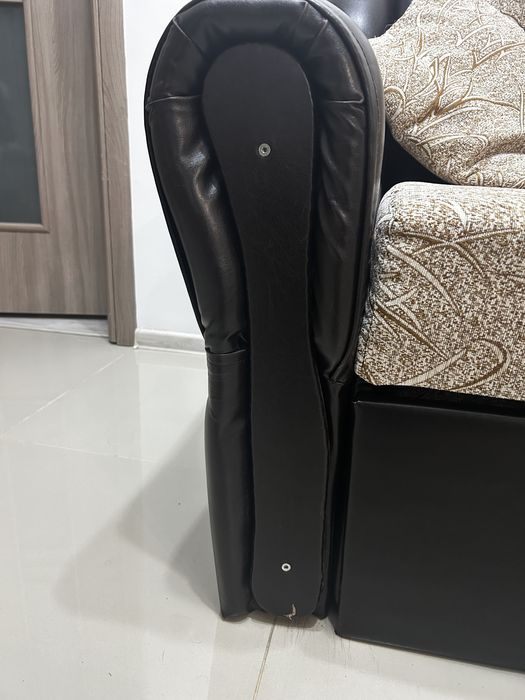 Vand canapea extensibila.