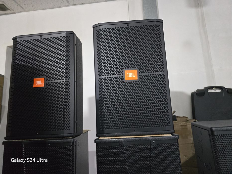 Колонка JBL для караоке бар