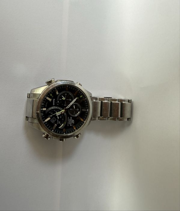 Часовник Edifice casio