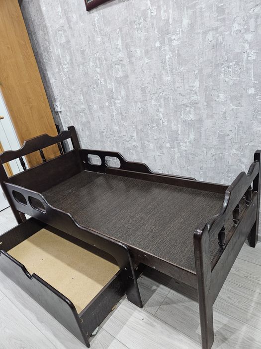 Продам кровать детскую