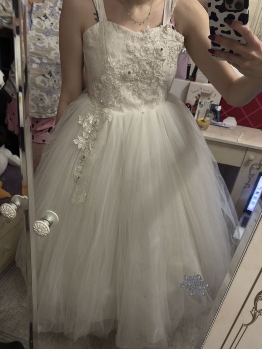 Продам платье белое