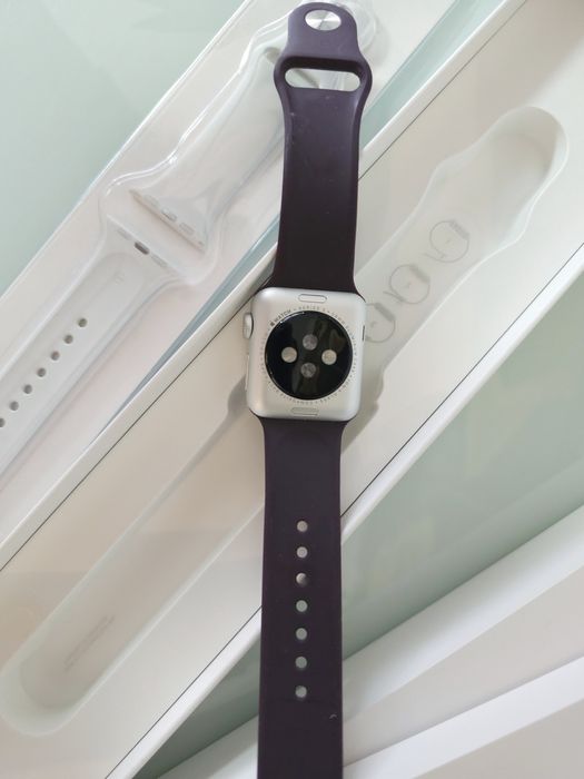 Apple Watch 3 (отличном состоянии)