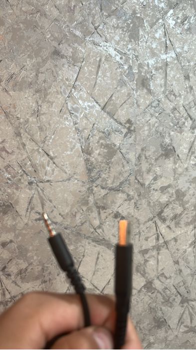 Наушник от компани Bloody