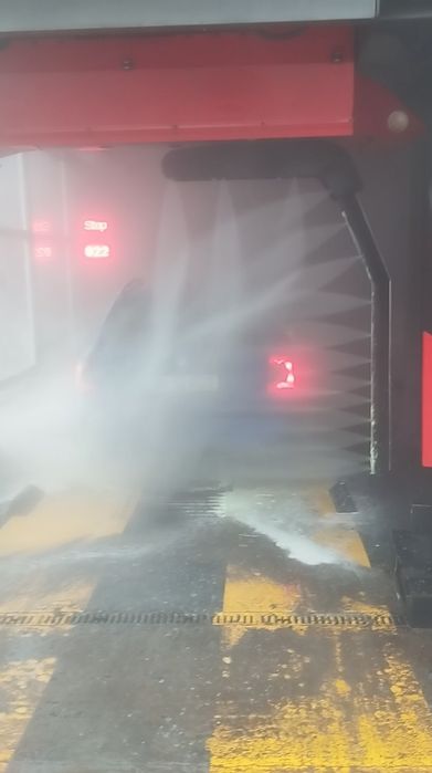 Vindem hale metalicie 15 lungime 8 deschidere 4 la strasna și spalator