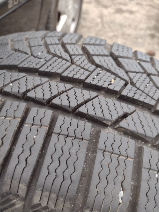 Почти нови 2бр.215/55/17 Sailun dot3024