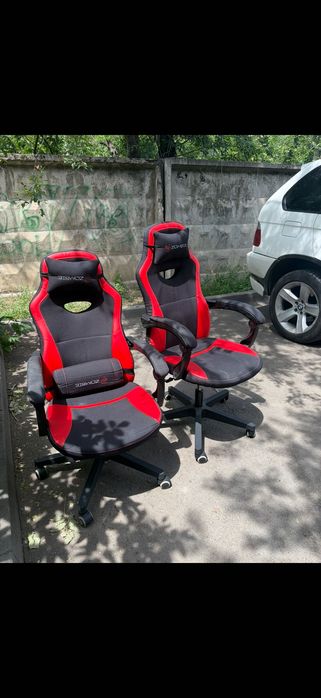 Школьное кресло на колёсиках