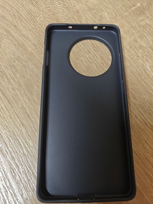 Продам два чехол на OnePlus 13R срочно