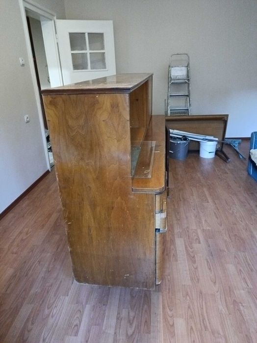 Подарявам стар скрин, бюфет