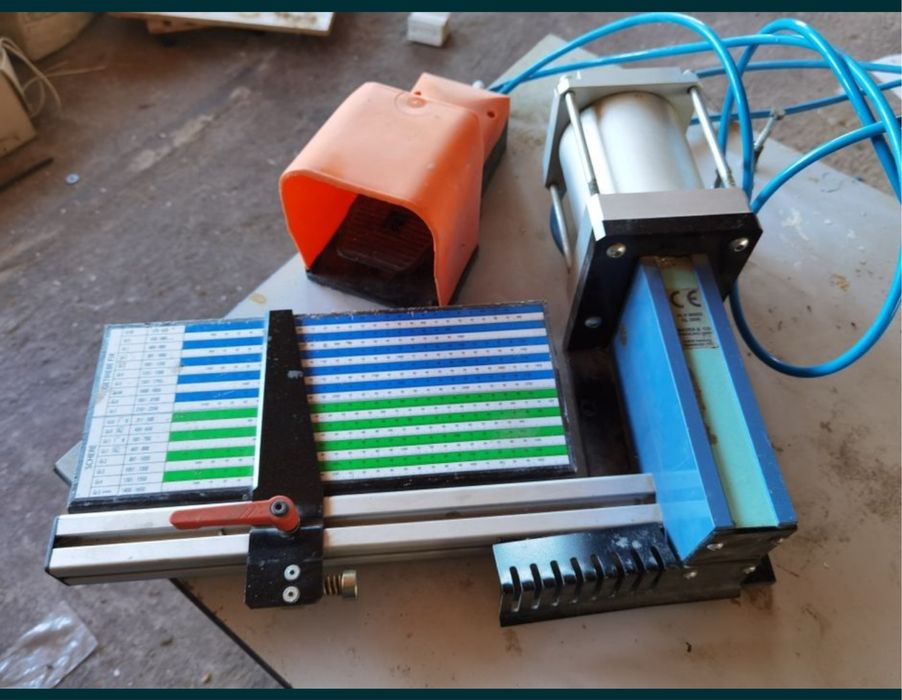 Пневматична щанца за обков