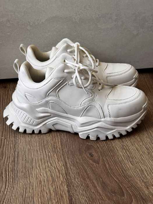 Нови обувки на DeeZee рр37