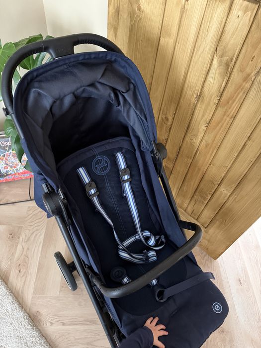 Vand carucior Cybex Gold Beezy dark blue.