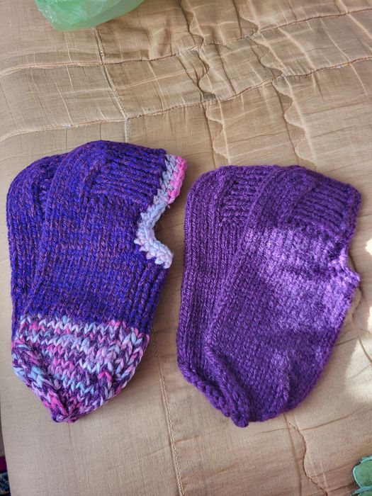 Вязаные следики носочки