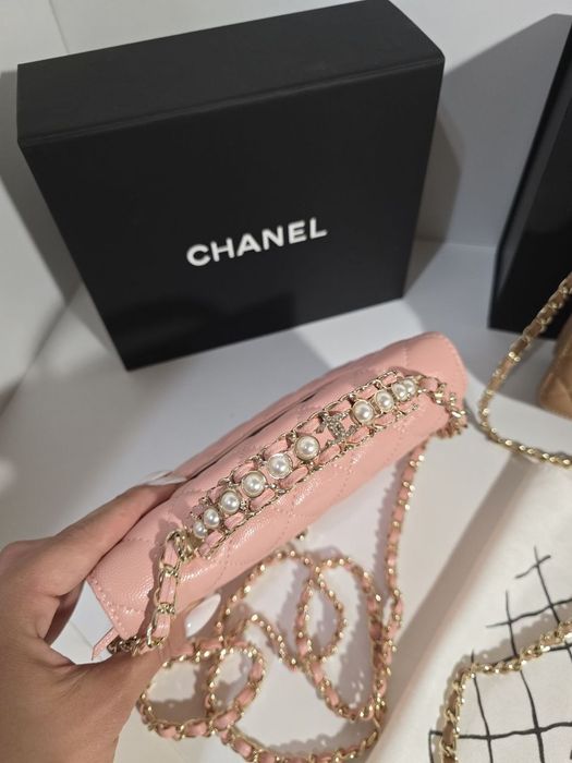 Налична чанта Chanel WOC розова