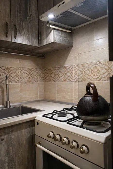 Продаётся 1в2 комнатная квартира,метро Ойбек, вторичка