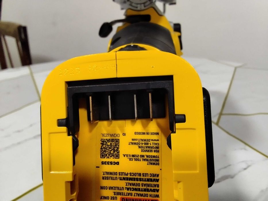 Лобзик DeWalt DCF335