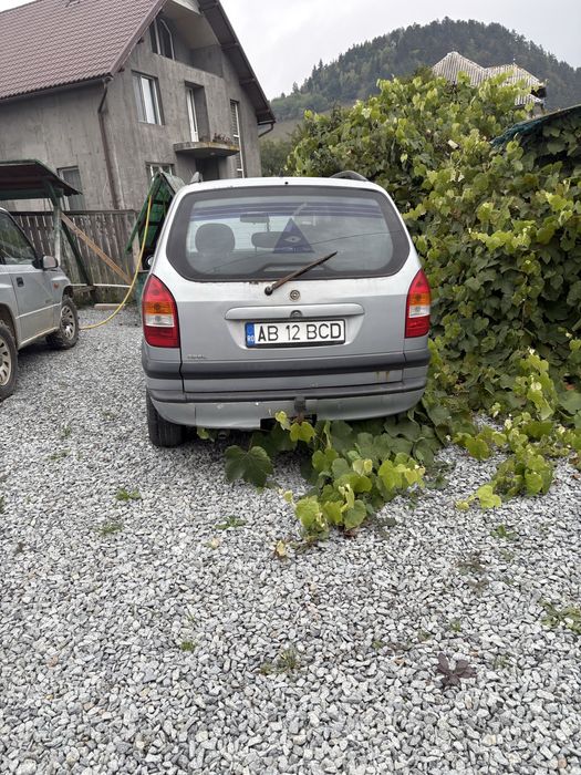 Vănd opel zafira
