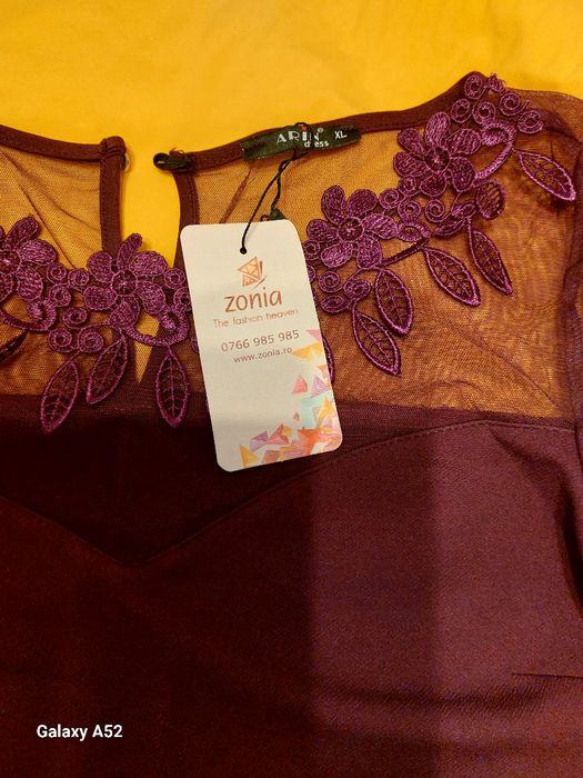 Rochie din triplu voal.