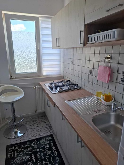 Proprietar dau in chirie apartament cu 2 camere, semidecomandat, zona Dacia, str. Timis in vecinatatea Iulius Mall