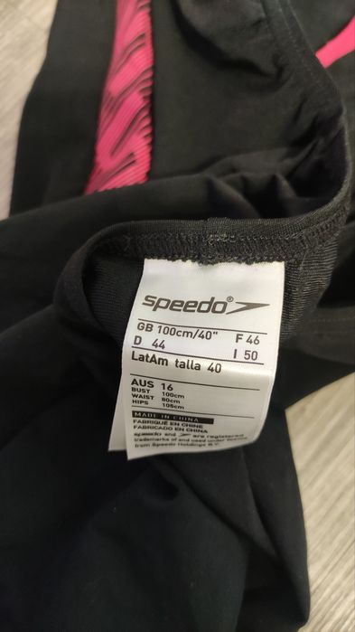 Нов дамски цял бански костюм Speedo в размер 44 (L).