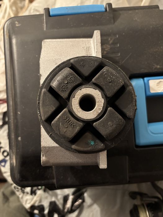 Продам запчасти ауди 80 б4