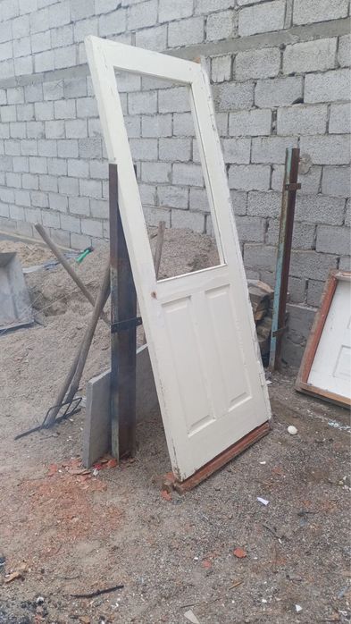 Продаю двери окна дешево