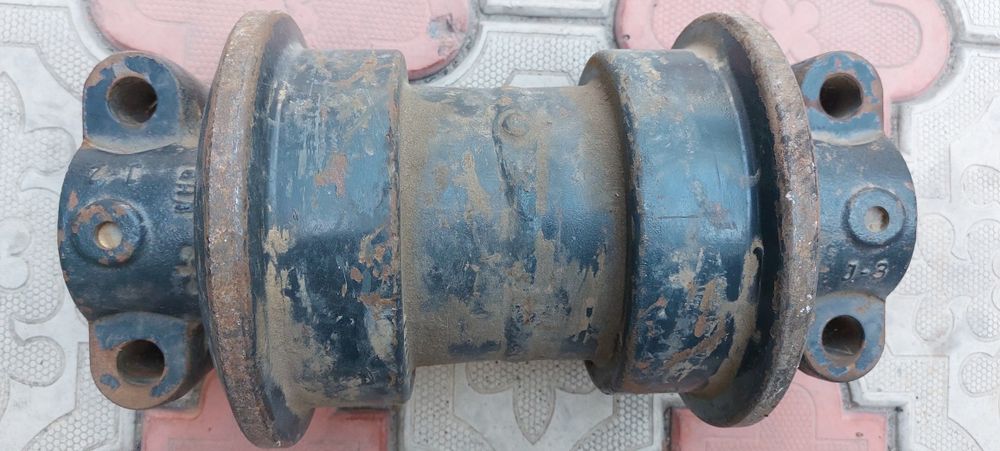 Каток опорный Komatsu PC-200